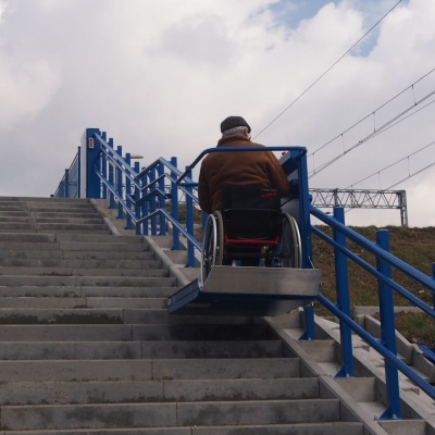 Platformy schodowe mogę pokonywać nawet do kilkunastu biegów schodowych